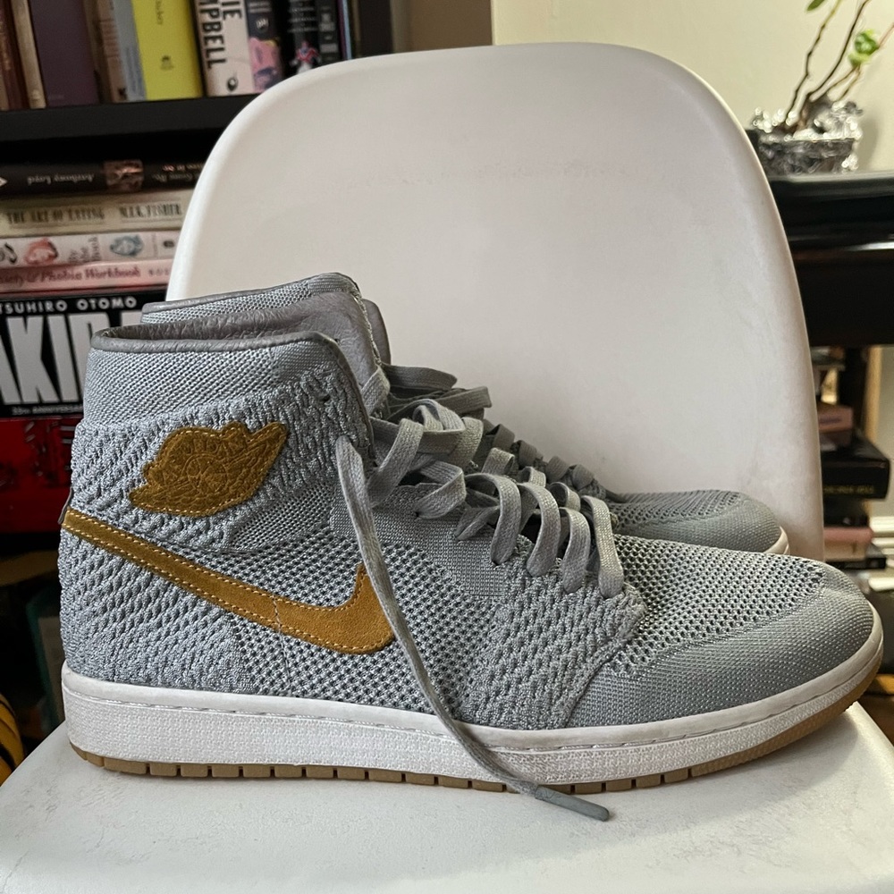 Air Jordan 1 retro high OG flyknit “wolf grey” size 11 Men’s. Great condition.